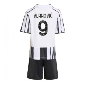 Juventus Dusan Vlahovic #9 Primera Equipación Niños 2025-26 Manga Corta (+ Pantalones cortos)